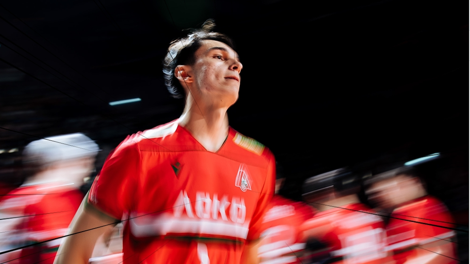 Волейболист №6 в света за 2025 година Симеон Николов и