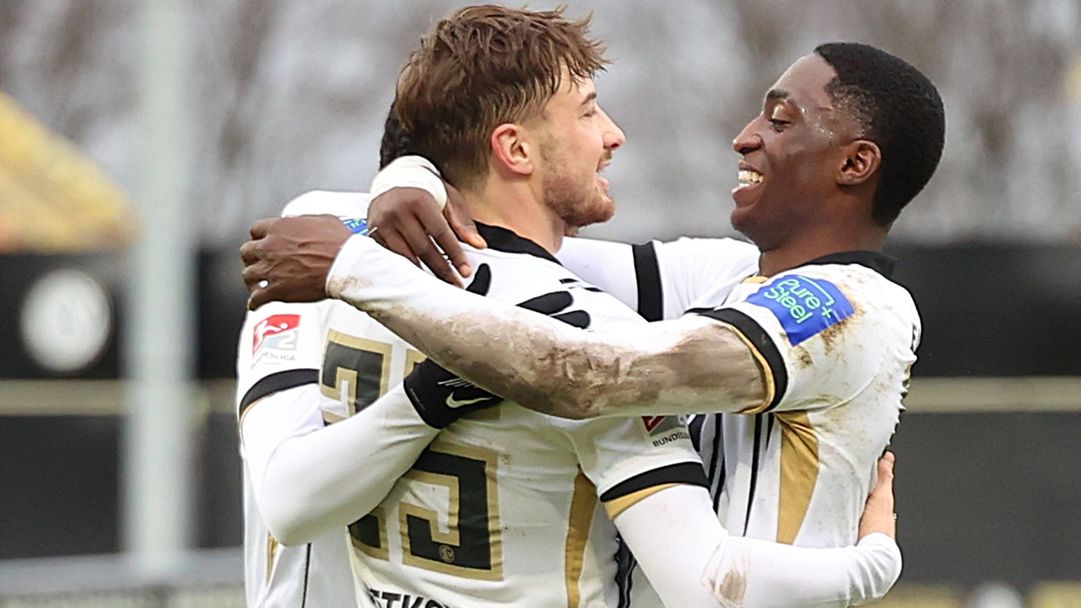 Изключителен мач на Лукас Петков донесе нов успех за Елверсберг