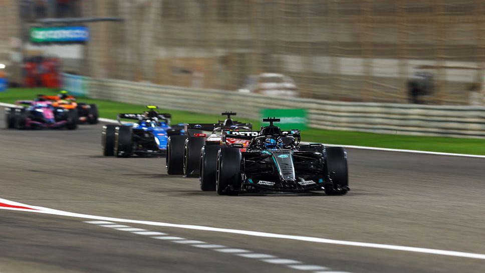 Пилотът на Мерцедес Джордж Ръсел обясни че двата старта които