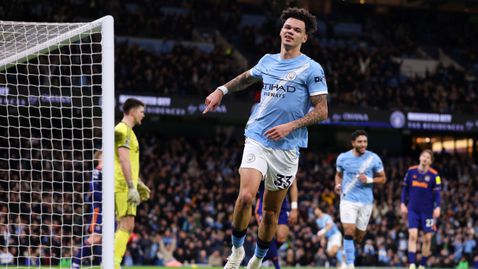 Неочакван герой изведе Ман Сити до успех над Нюкасъл и доближи "гражданите" опасно близо до Арсенал