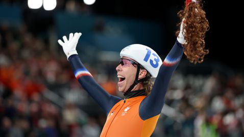 Ветеранът Йорит Бергсма спечели масовия старт в бързото пързаляне с кънки при мъжете