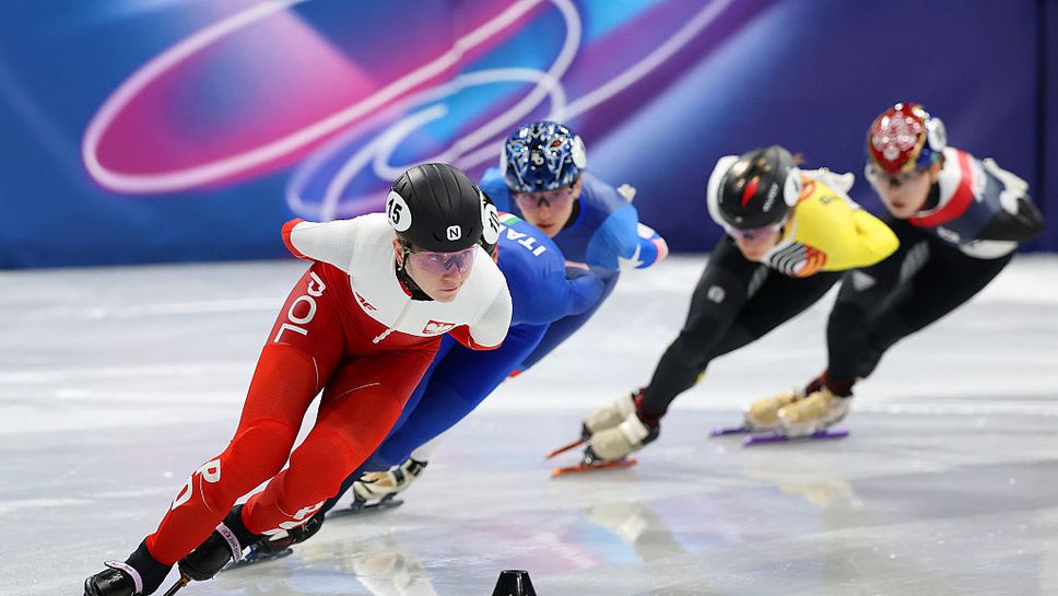 Полската състезателка по шорттрек Камила Селие беше изнесена на носилка