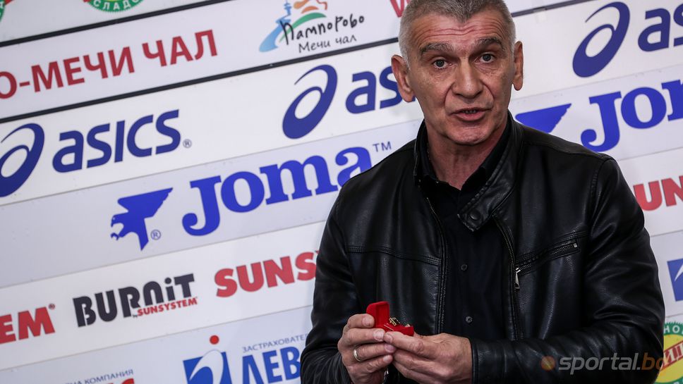 Пламен Братойчев получи приза за треньор номер 1 за месец февруари