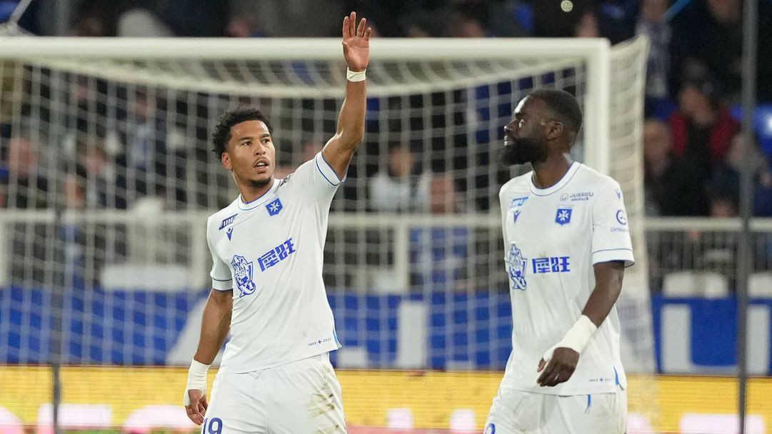 Десетима от Оксер разгромиха Брест