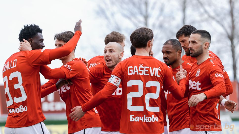 ЦСКА 1948 2:0 Локомотив (София), ранна дузпа за домакините