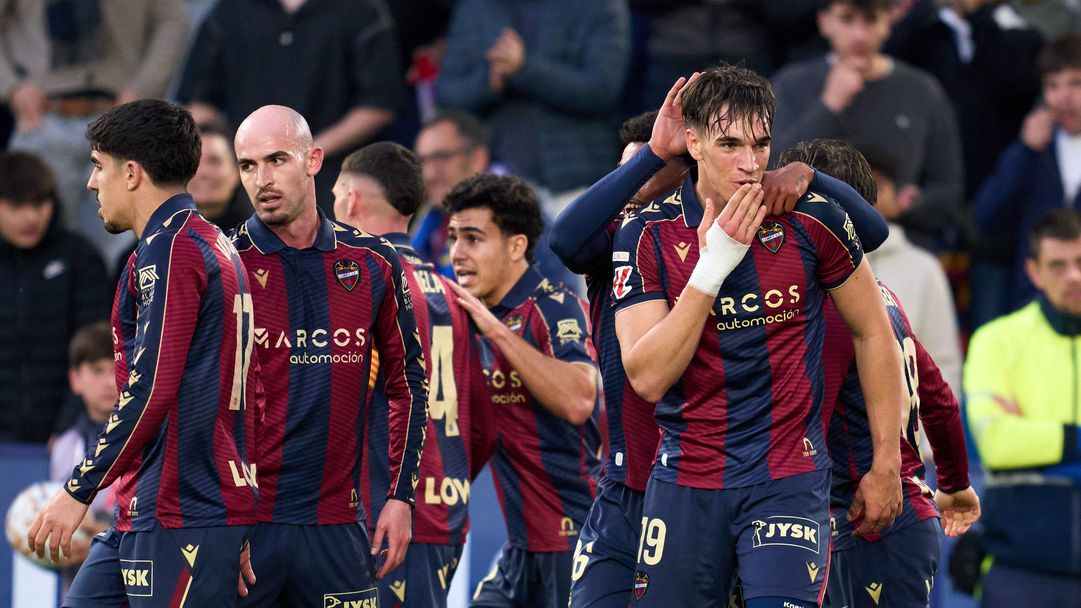 Леванте ликува в сблъсъка на дъното