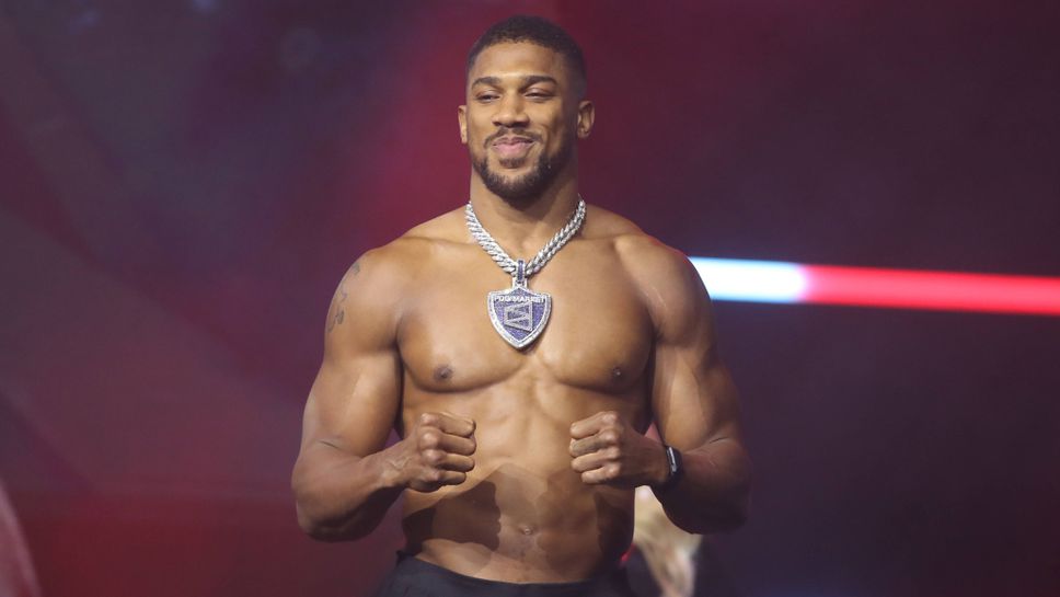 Усик посреща Антъни Джошуа в Киев за боксова галавечер