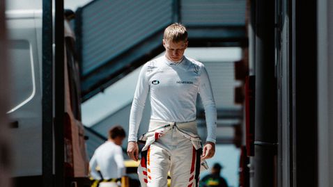 Медицински проблем спря Кале Рованпера за Супер Формула