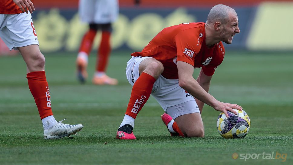 ЦСКА 1948 без двама основни футболисти за битката с Черно море