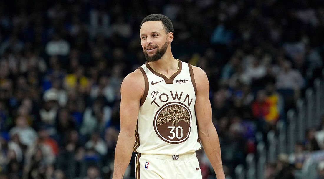 Стеф Къри е №1 по заплата в НБА