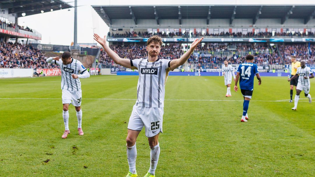 Лукас Петков, който отказа да пътува с националите, вкара два гола в Германия