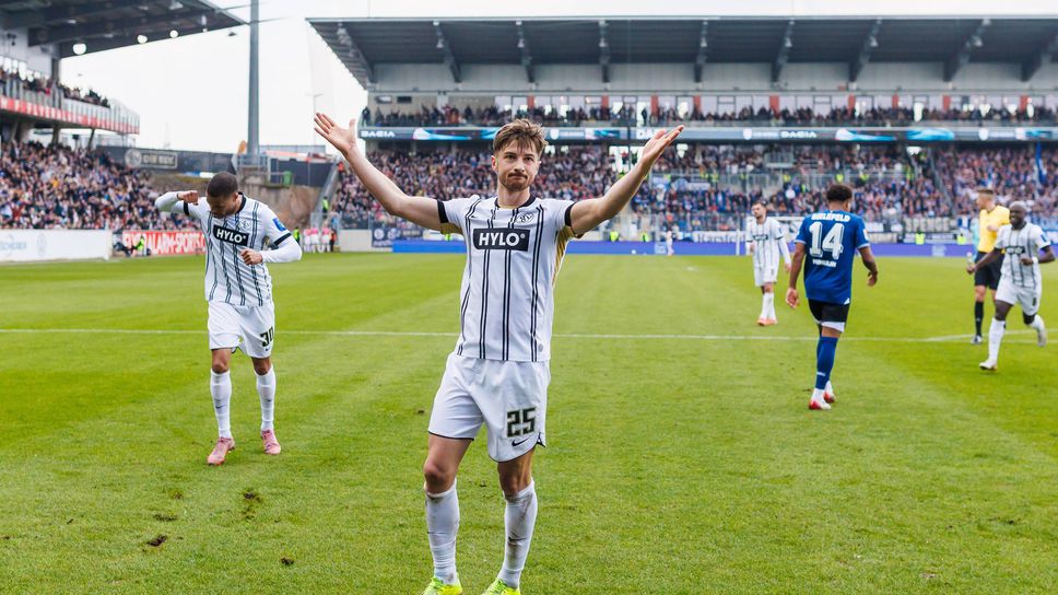 Лукас Петков, който отказа да пътува с националите, вкара два гола в Германия