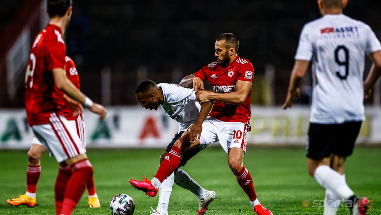  Футболист на Славия заменя Брадли Мазику в ЦСКА - София 