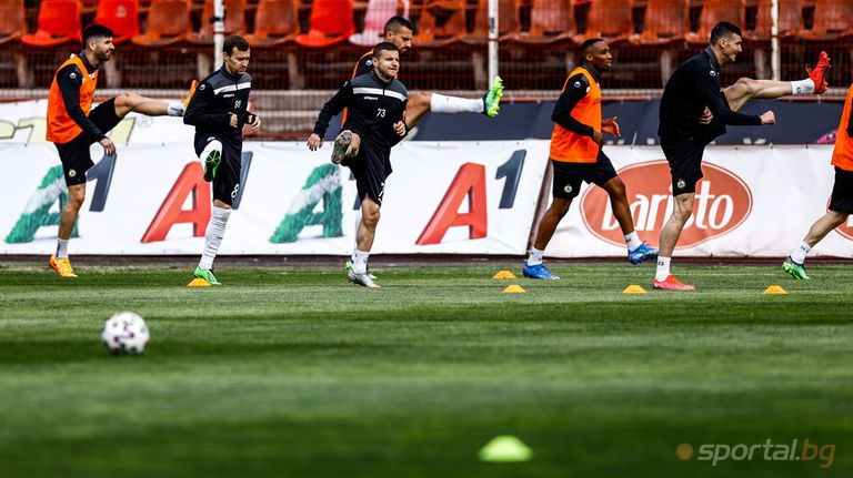  Куп футболисти на Славия са с изтичащи контракти 