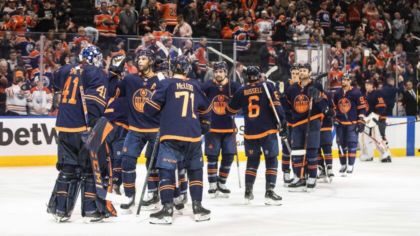 МакДейвид си върна водачеството в битката на реализаторите в НХЛ