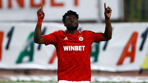  Жорди Кайседо още веднъж облича екипа на ЦСКА - София? 