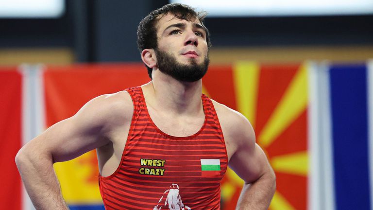 Абу Муслим Амаев се класира на полуфиналите в категория до 63