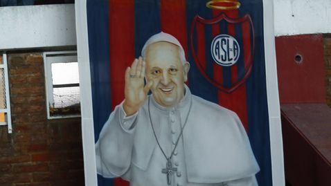 Папа Франциск - вярност към Сан Лоренцо, сравнения между Марадона и Меси и любов към спорта