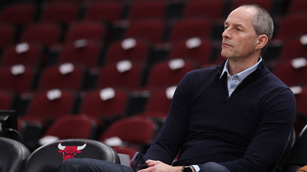 Нова ера в Чикаго Булс, започва търсенето на ръководител