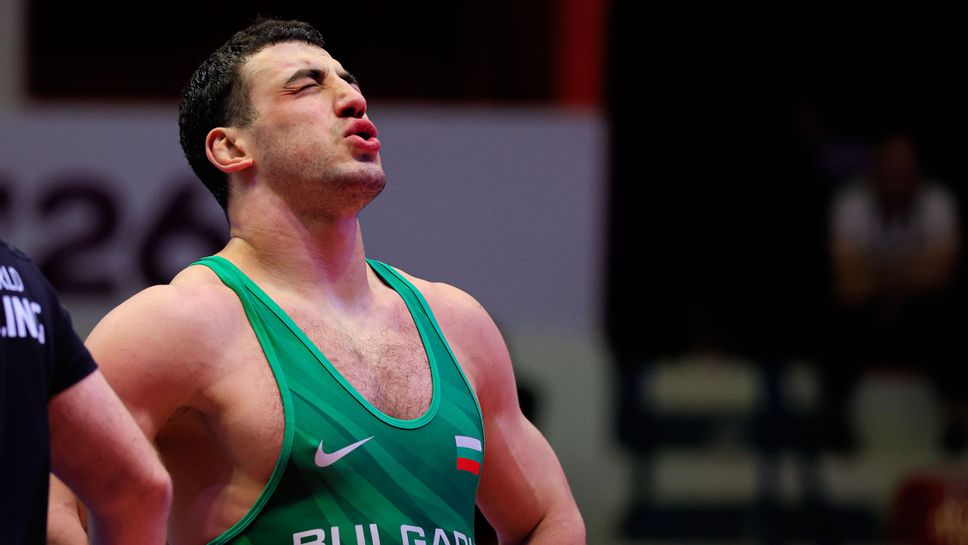 Новиков се е борил с травма на финала