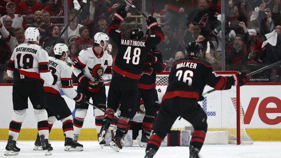 Гол на Мартинуук във второто продължение изведе Хърикейнс до втора победа срещу Отава