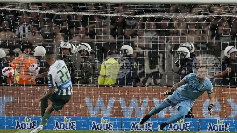  Панатинайкос завоюва Купата на Гърция по футбол за първи път от осем години 