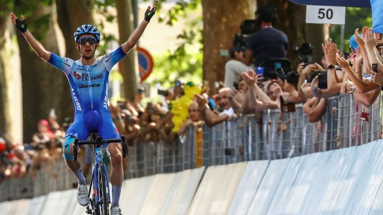 Саймън Йейтс с втора етапна победа в Джиро д'Италия