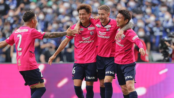 Серезо спечели дербито на Осака срещу Гамба с 3:1
