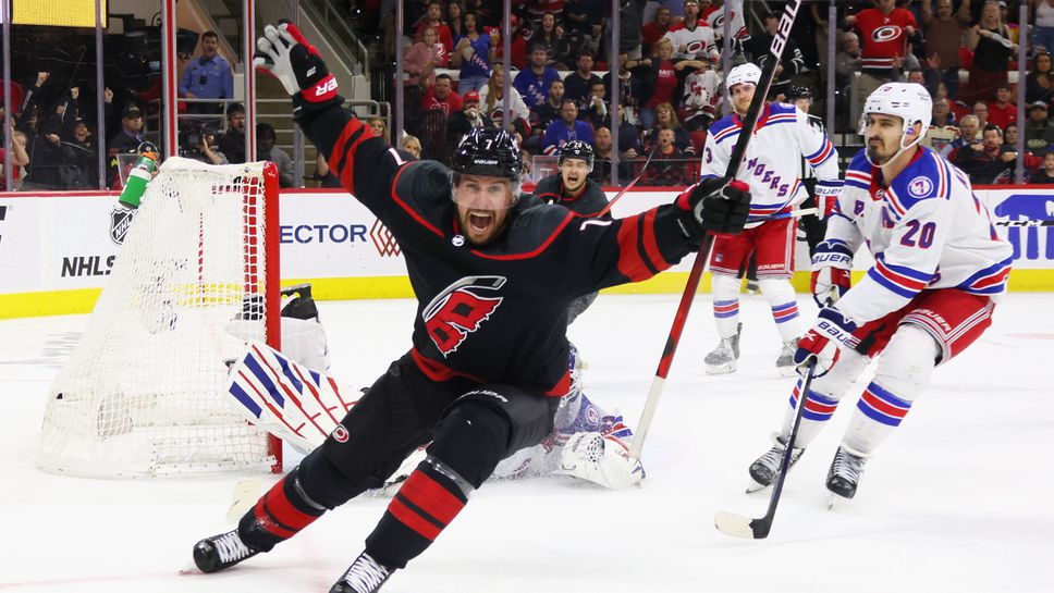 Каролина постигна втора победа над Ню Йорк в плейофите на НХЛ