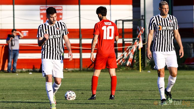  Царско село 1:1 Локомотив (София), Стойне Манолов нахлу на терена 