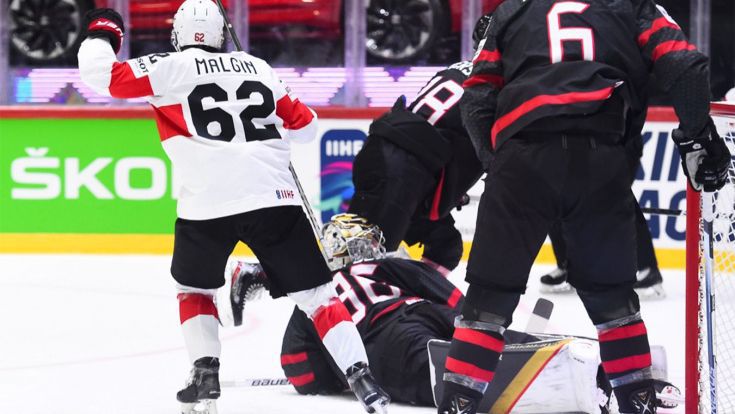 Швейцария надви Канада в зрелищен мач на световното първенство по хокей на лед