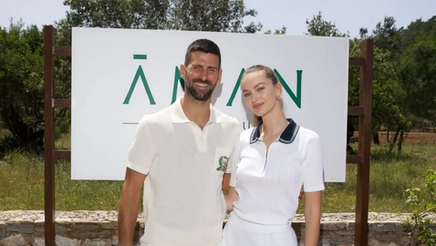 Джокович игра тенис с една от най-красивите жени в света