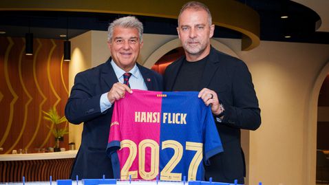  Официално: Барселона удължи контракта на Ханзи Флик след триумфалния сезон 