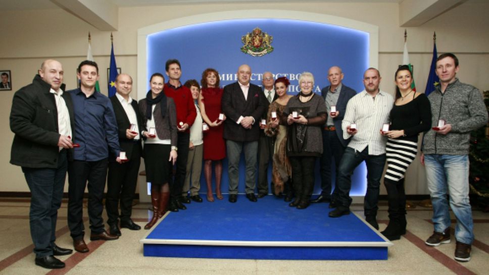 Министър Кралев награди медалистите от Eвропейските мастърс игри