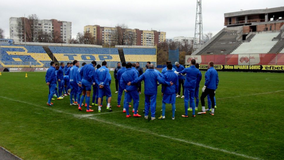 Йовов тренира с Левски, Бедоя и Аниете са готови за игра