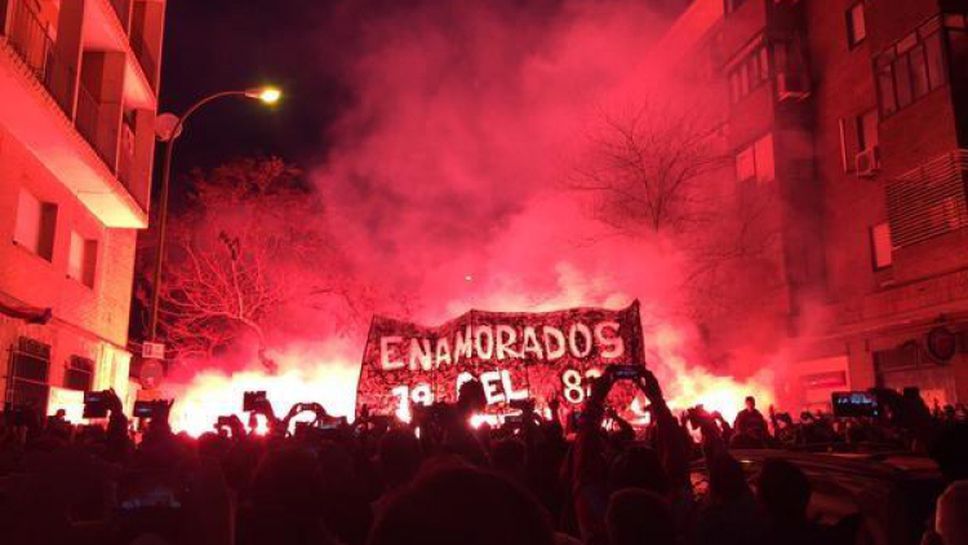Брутално пирошоу по улиците на Мадрид след победата на Атлетико