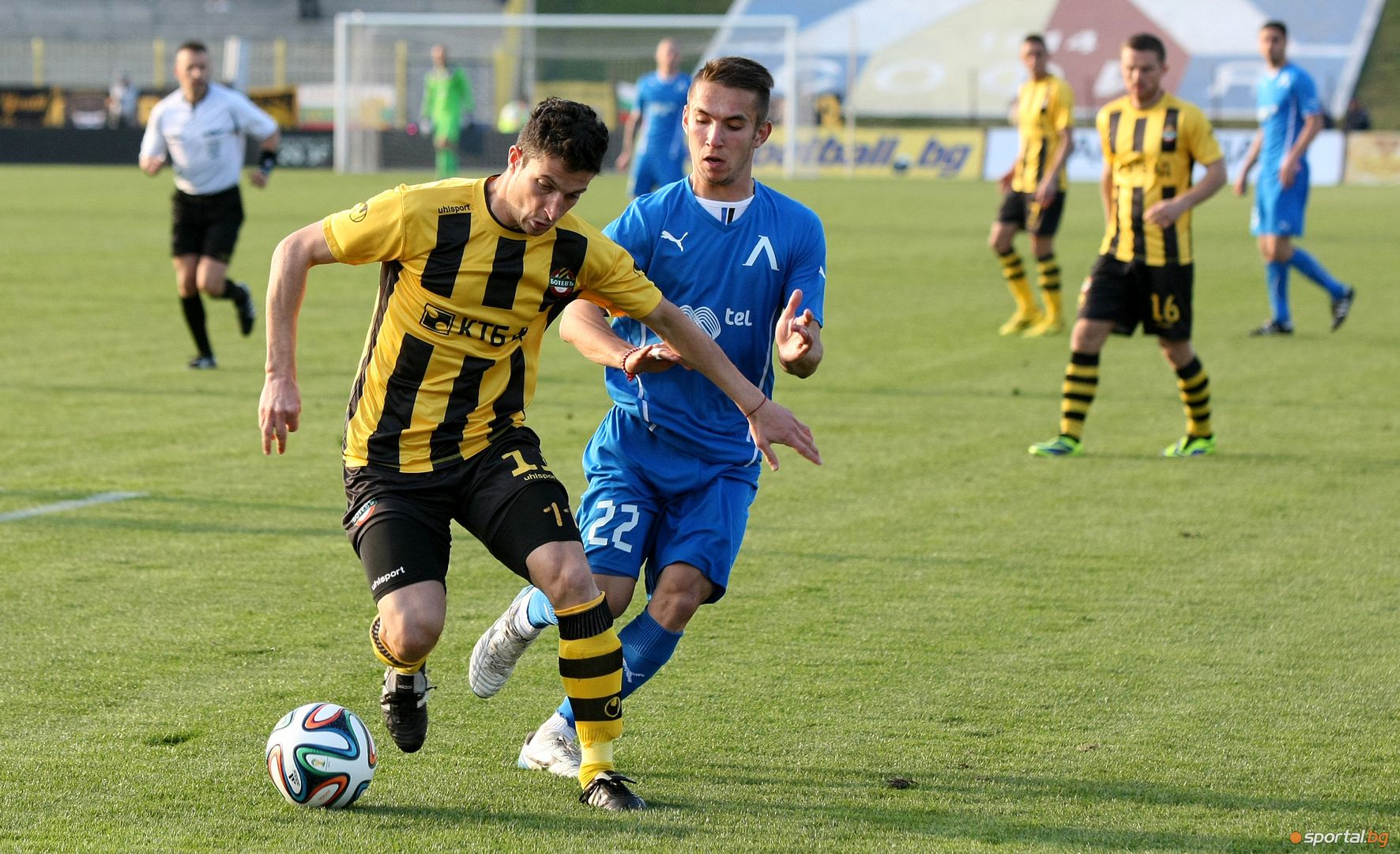 Топчо хвърли юношите и Левски си върна на Ботев (Пд)