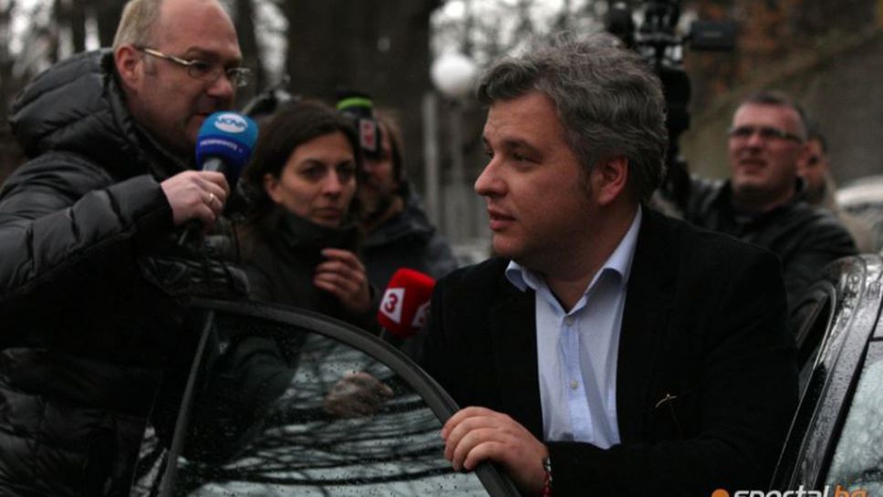Манджуков отклони въпросите на журналистите