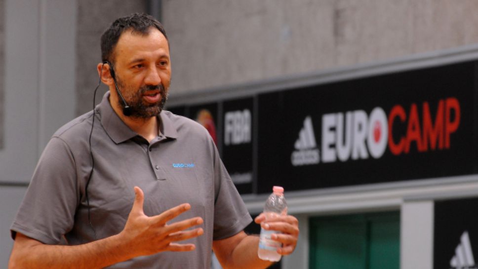 Дивац спечели 90 000 долара с кош от центъра (видео)