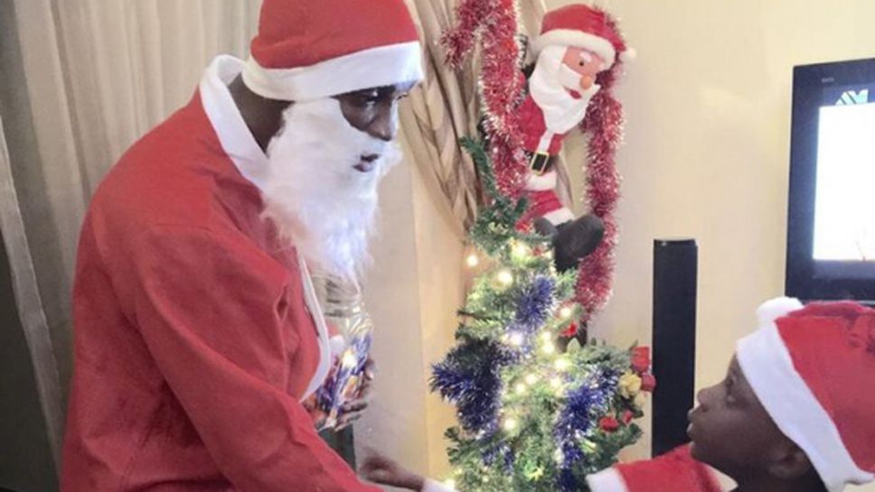 "Червена" звезда от Нигерия стана Дядо Коледа