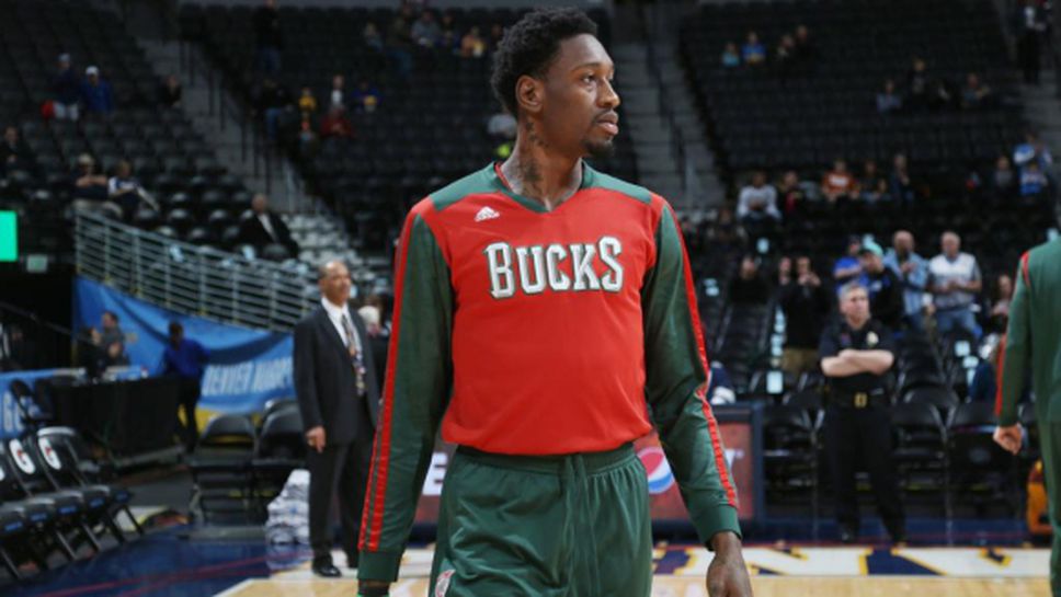 Сандърс няма да се отказва