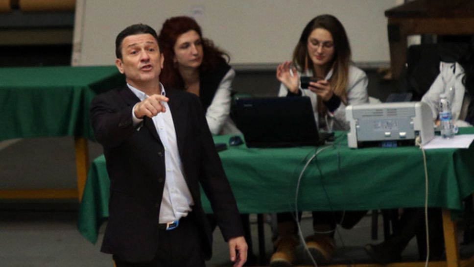 Георги Младенов пое италианския Римини