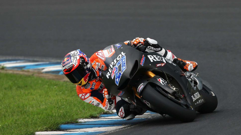 Кейси Стоунър продължава работата си за Хонда