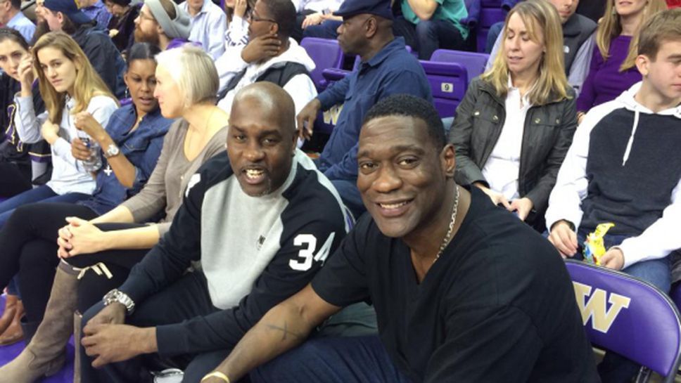 Легендите Пейтън и Кемп се събраха на колежански мач