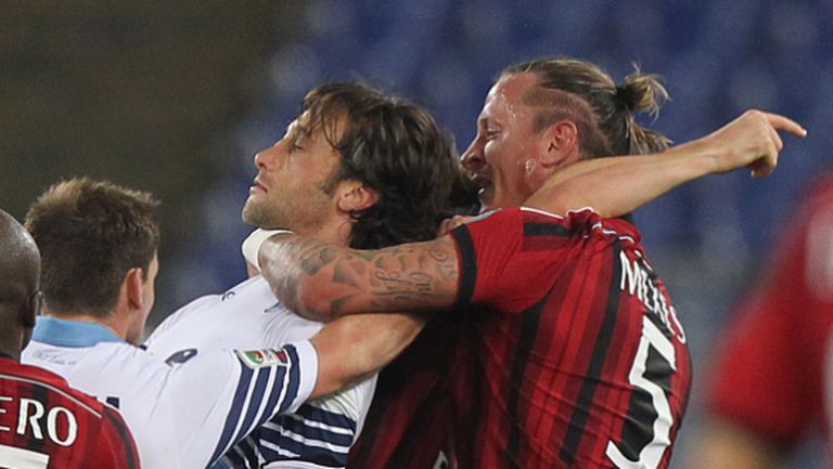 Мексес е наказан за четири мача за червения си картон срещу Лацио