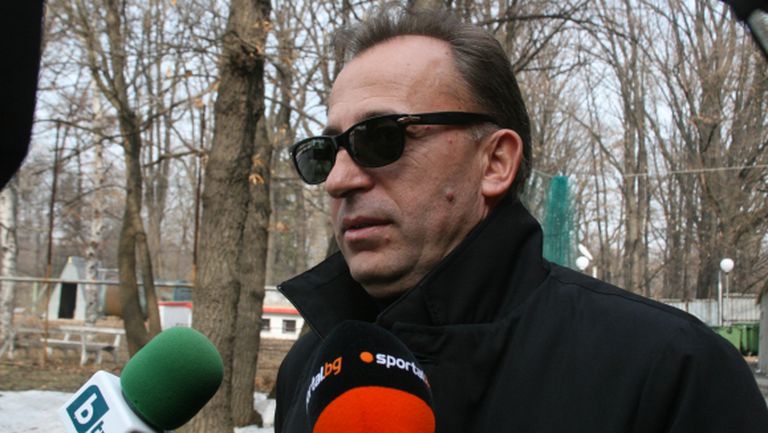 Венци Живков изригна: Томов и Тодоров - малоумник и психично болен