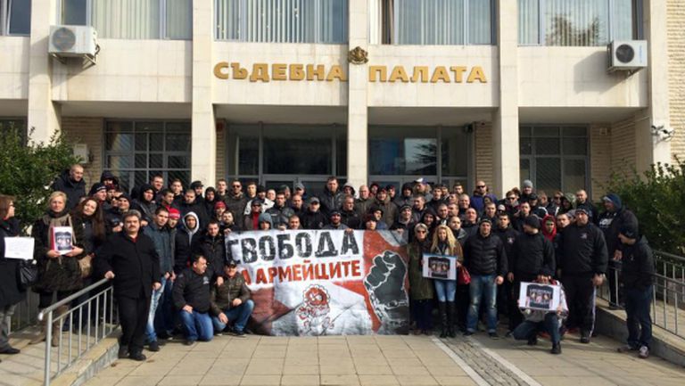 Освободиха и последния задържан фен на ЦСКА в Благоевград, голям протест пред Съда