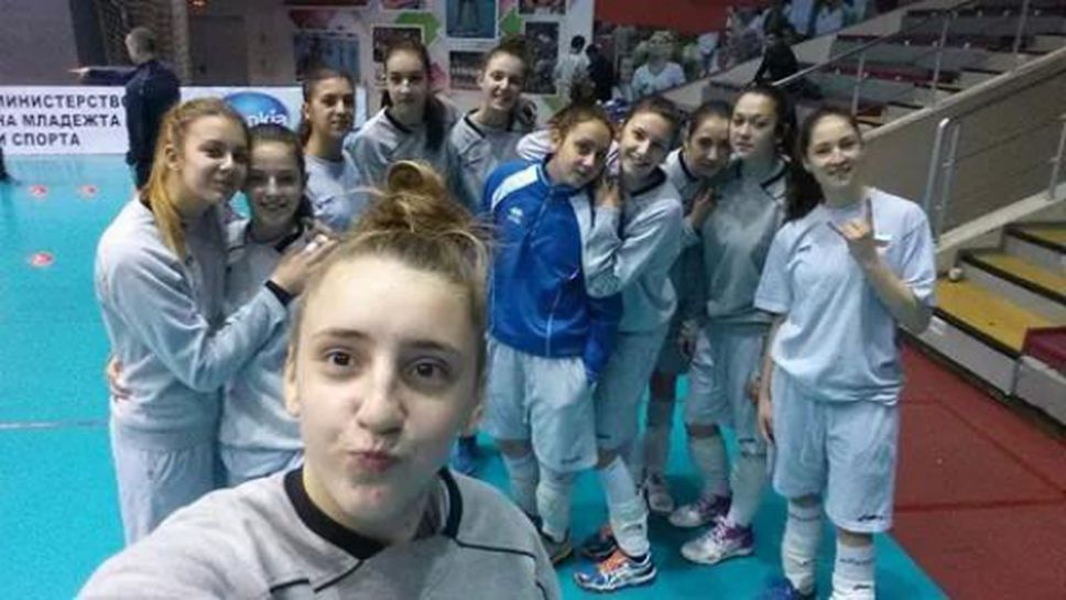 Три волейболистки се присъединяват към лагера на девойките в София