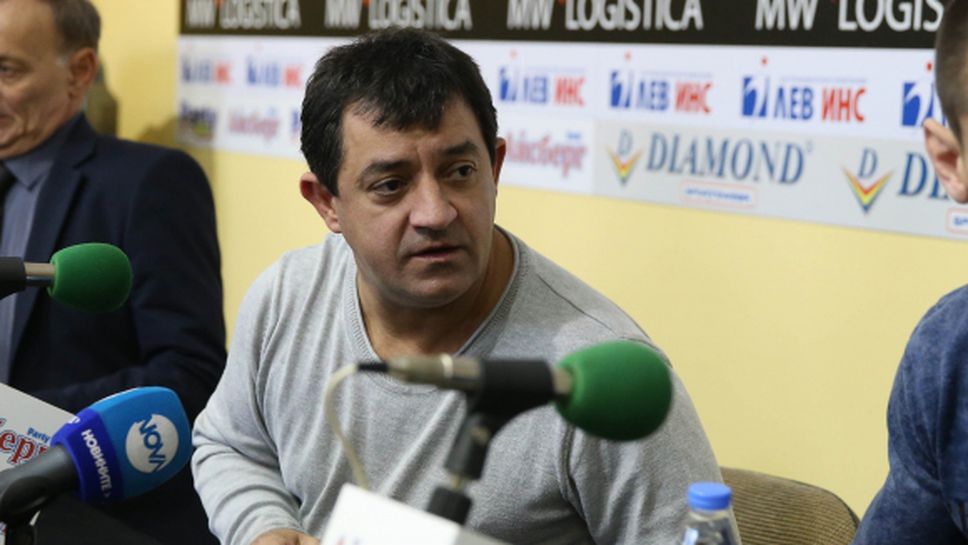 14-годишна в националния по вдигане на тежести