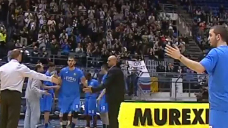 На вниманието на родните фенове: вижте как посрещат Левски в Белград (видео)